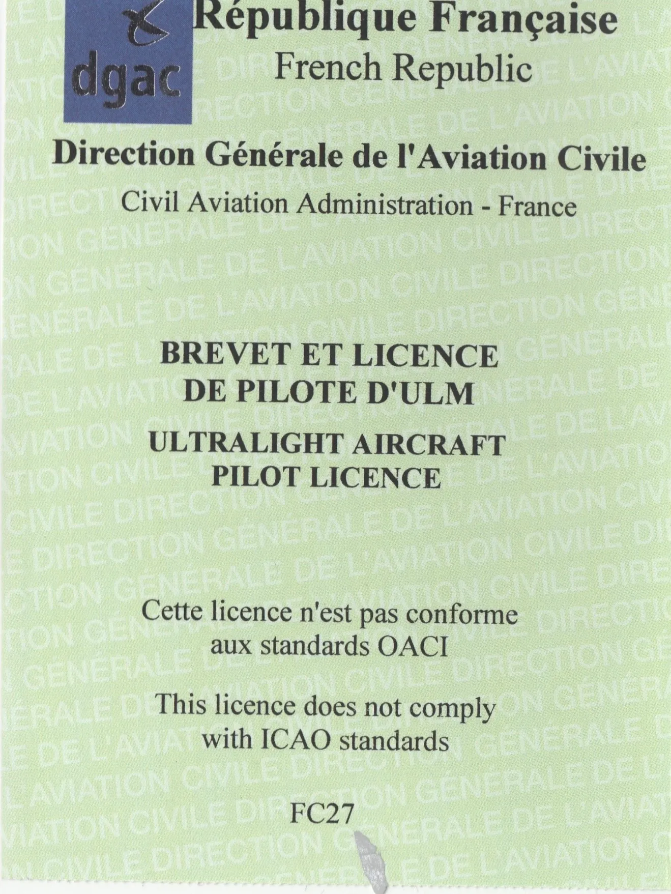 Couverture du brevet et licence de pilote d’ULM délivré par la DGAC